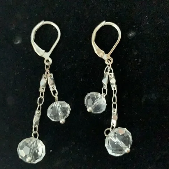 Crystal lever back dangle earrings - Picture 2 of 4